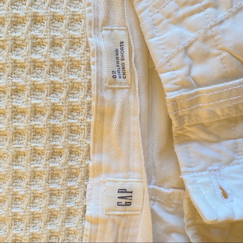 Gap Shorts - Picture 4 of 4